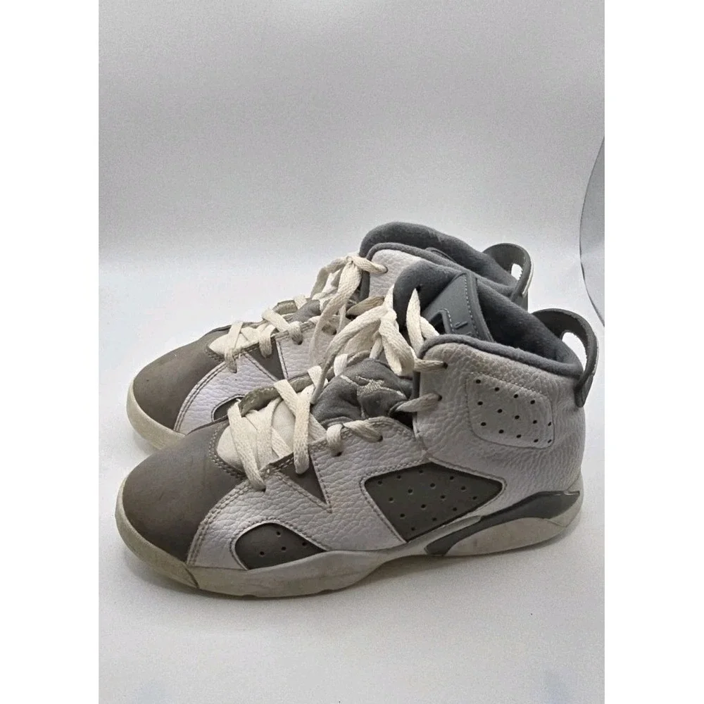 Nike Air Jordan 6 Retro Size 2.5Y‎ Athletic Shoes Sneakers White Size